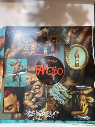 Super Deluxe Famoso 813/1000