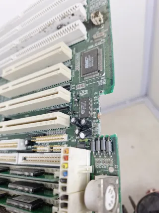 PLACA BASE DE ORDENADOR ANTIGUO PARA PIEZAS