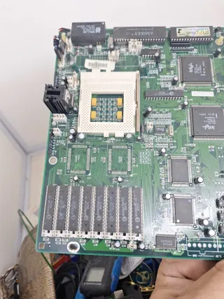 PLACA BASE DE ORDENADOR ANTIGUO PARA PIEZAS