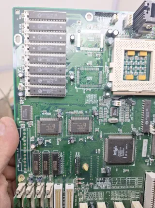 PLACA BASE DE ORDENADOR ANTIGUO PARA PIEZAS