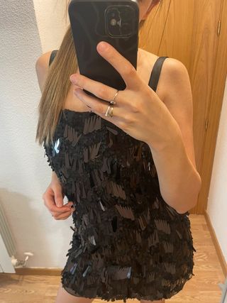Vestido negro lentejuelas abalorios tirantes Zara
