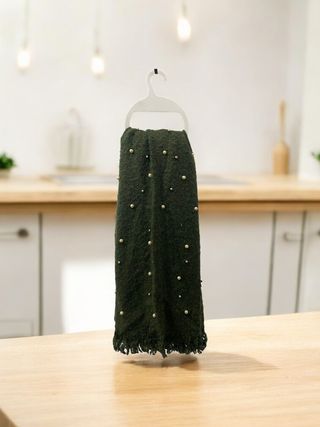 Bufanda verde con perlas