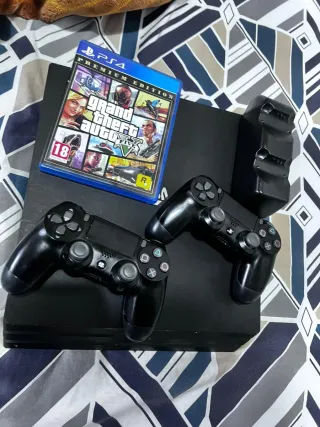 PS4 Pro 1TB + 2 Mandos + GTA V