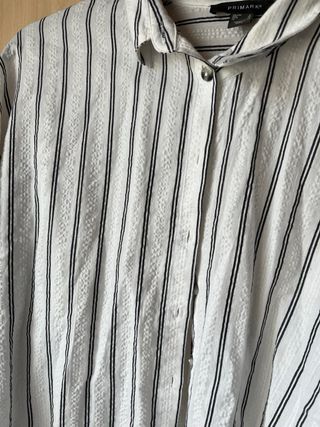 Camisa de rayas Primark blanca y negra