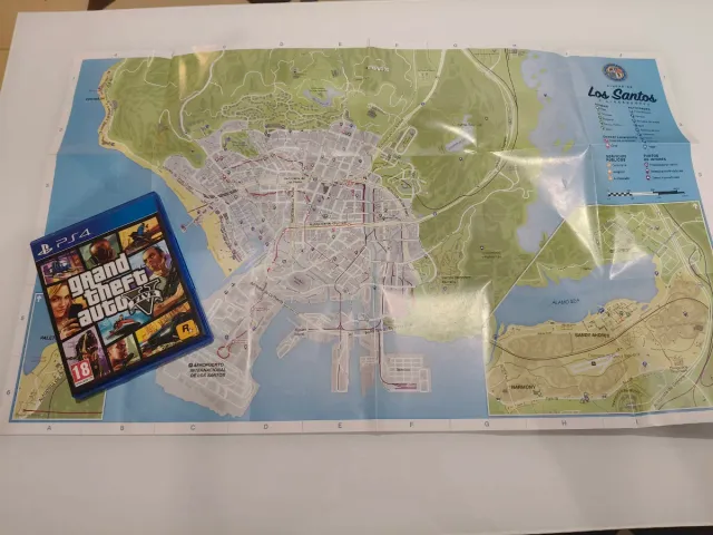PS4 Grand Theft Auto V + Mapa Los Santos