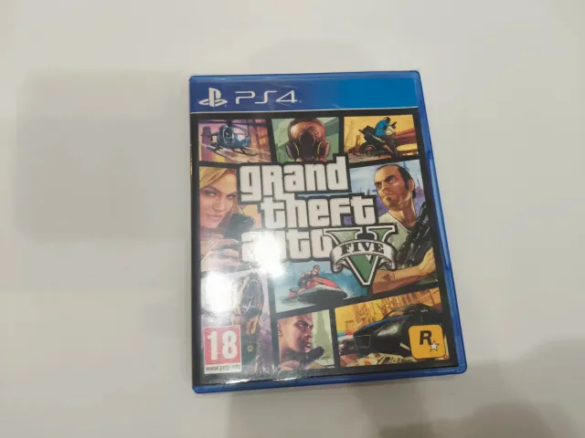 PS4 Grand Theft Auto V + Mapa Los Santos