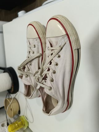Zapatillas Converse Blancas y Rojas