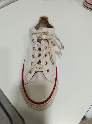 Zapatillas Converse Blancas y Rojas