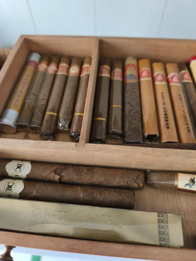 Antiguo Humidor Puros Madera Noble