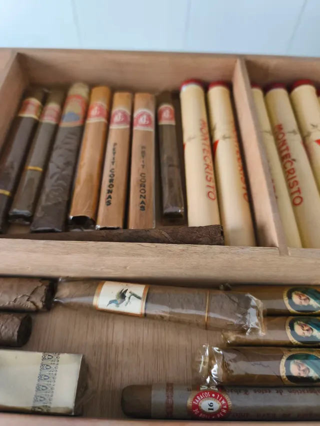 Antiguo Humidor Puros Madera Noble