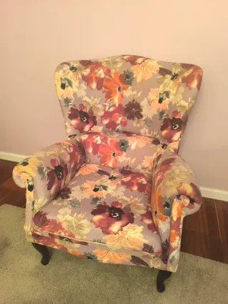 Conjunto de Sofá + Butaca + Puff de tela floral