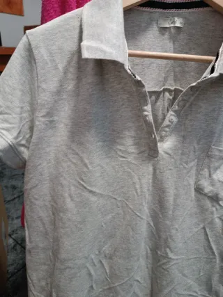 Vestido gris tipo polo midi