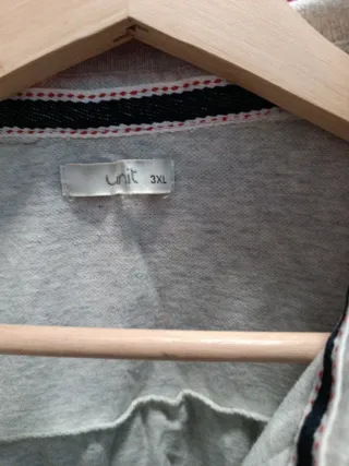 Vestido gris tipo polo midi