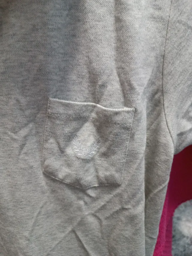 Vestido gris tipo polo midi