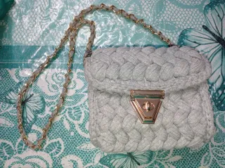 Borsa Marshmallow Grigia con Catena Oro