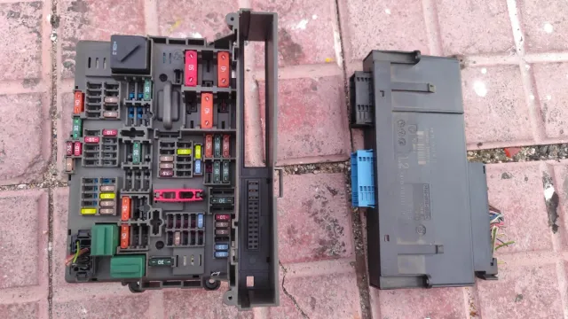 Caja Fusibles y Centralita BMW Serie 1 E81