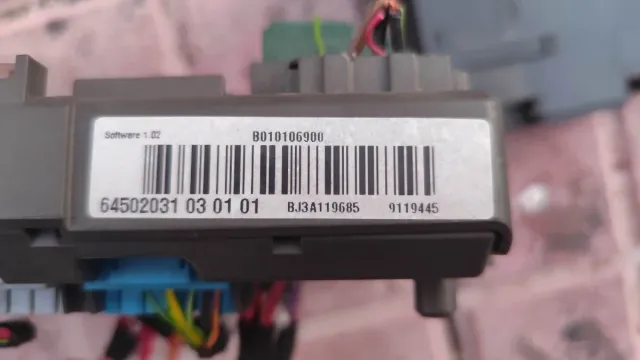 Caja Fusibles y Centralita BMW Serie 1 E81