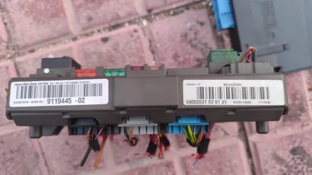 Caja Fusibles y Centralita BMW Serie 1 E81