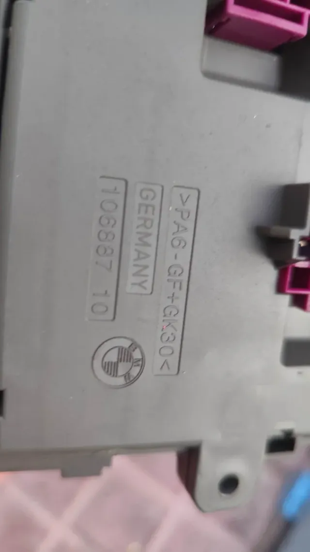 Caja Fusibles y Centralita BMW Serie 1 E81