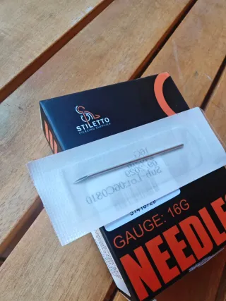 Lote de insumos para anillador de marca Stiletto