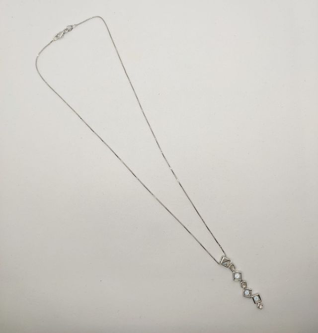 Cadena de oro blanco 18k piedras, 3.55 g, 39.5 cm.