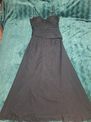 Vestido de fiesta negro con pedrería