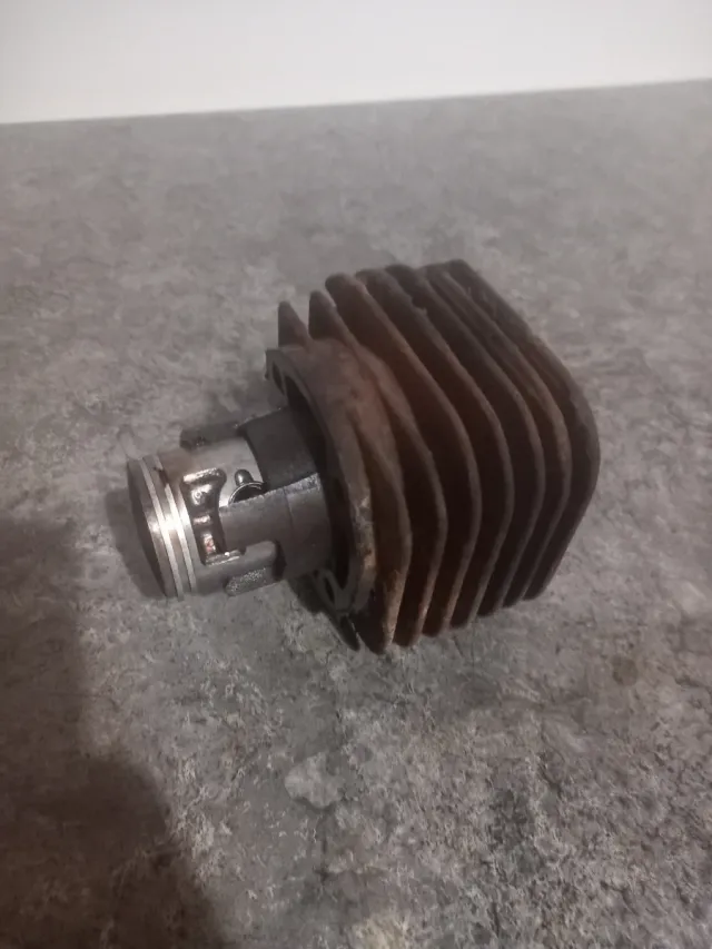 Cilindro,pistón, variador y carburador Vespino F9