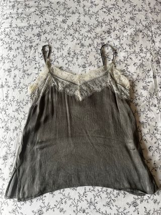 Top lencero Zara encaje gris