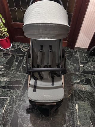 Carro de paseo Kikkaboo verde y oro