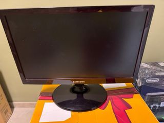 Monitor Samsung S19C300 Nero