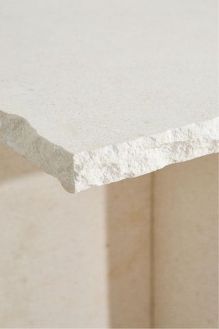 Mesa auxiliar piedra Zara Home