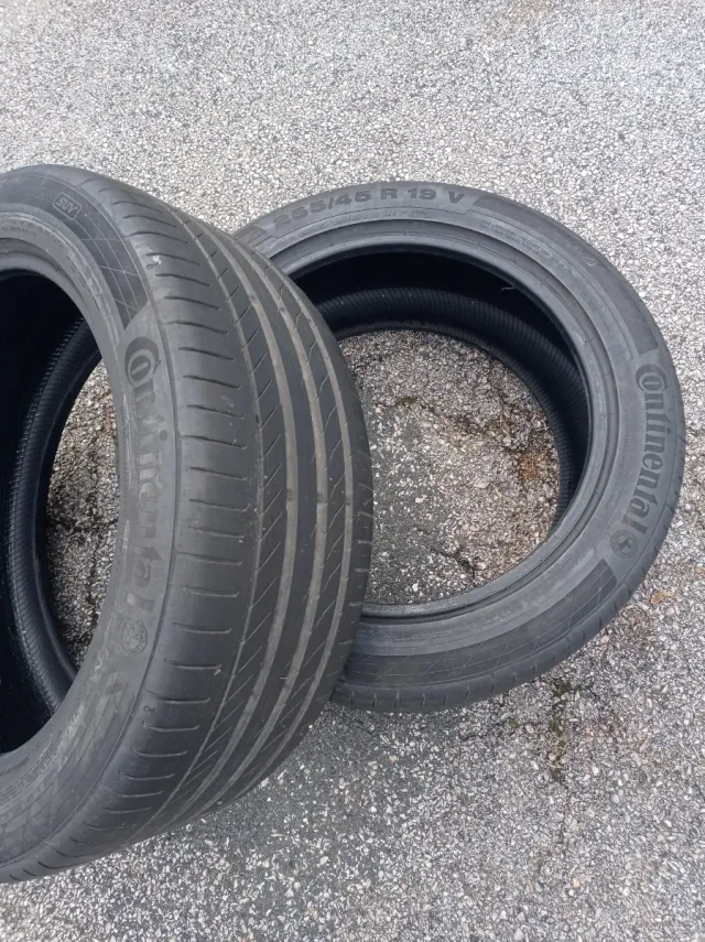 Neumáticos Continental 255/45 R19