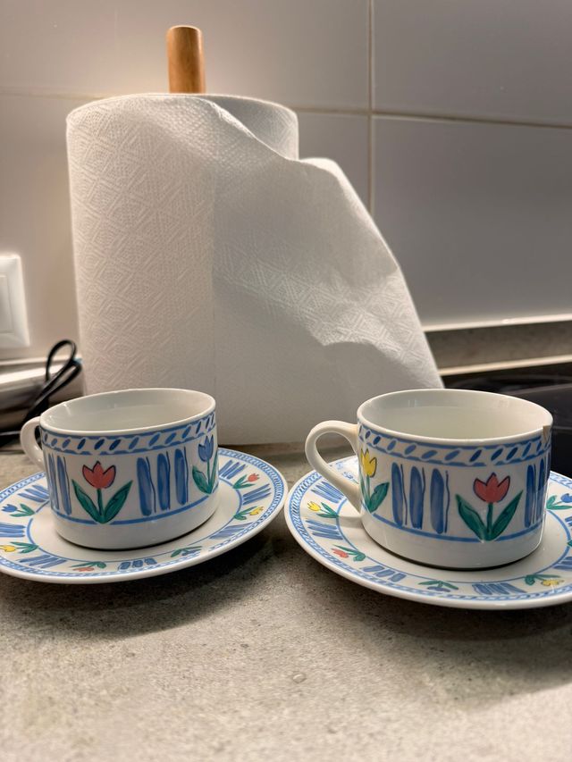 Lote 2 tazas y platillos con flores