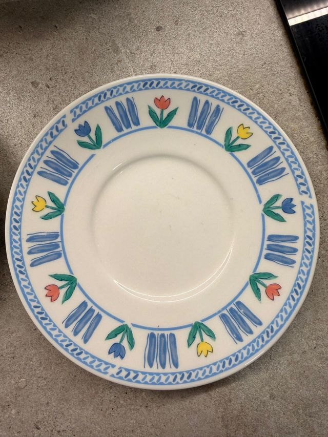 Lote 2 tazas y platillos con flores