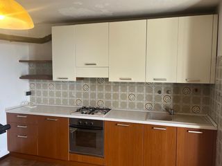 Cucina lineare completa di elettrodomestici