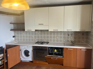 Cucina lineare completa di elettrodomestici