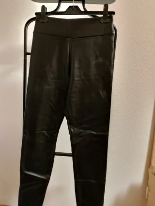 Pantalón térmico efecto piel negro