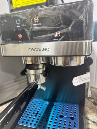 Cafetera Cecotec  nueva con Molinillo Integrado.
