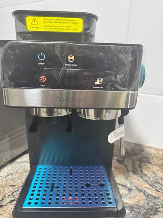 Cafetera Cecotec  nueva con Molinillo Integrado.