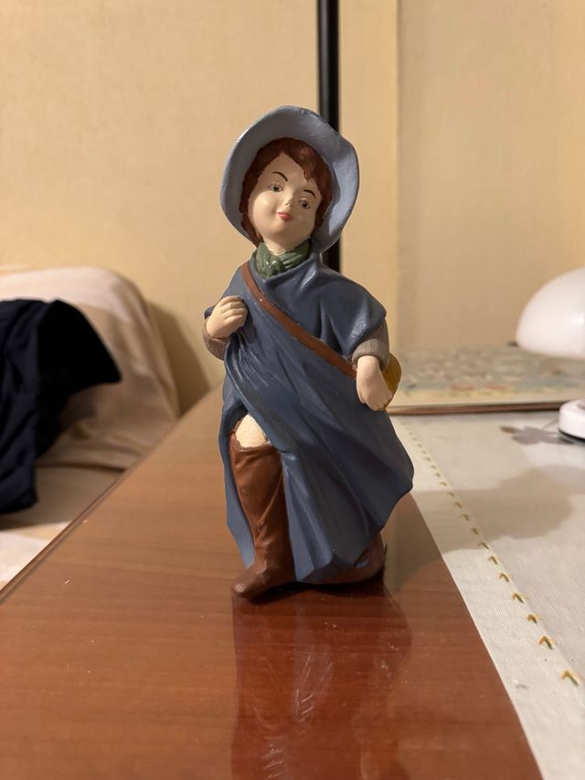 Figura de porcelana niño pastor