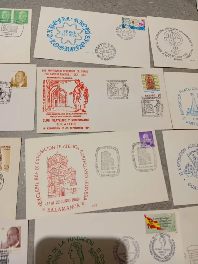 Lotto di 20 buste e cartoline filateliche