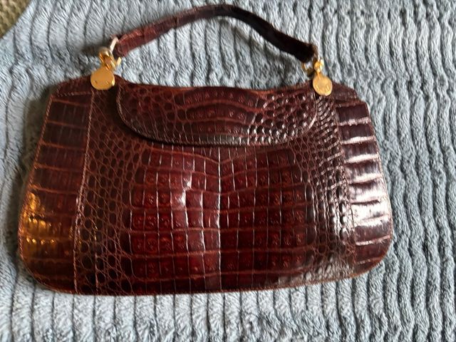 Borsa coccodrillo anni '60 marrone con borchie
