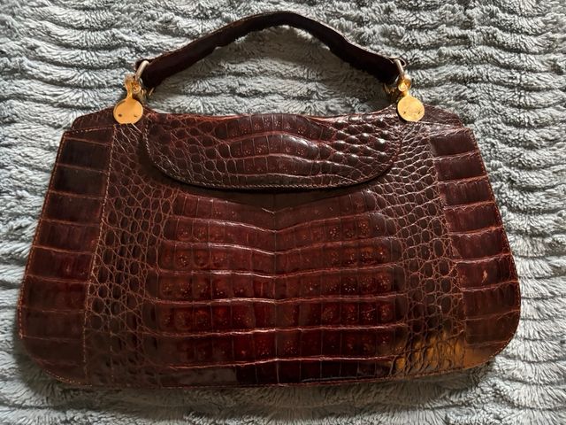 Borsa coccodrillo anni '60 marrone con borchie