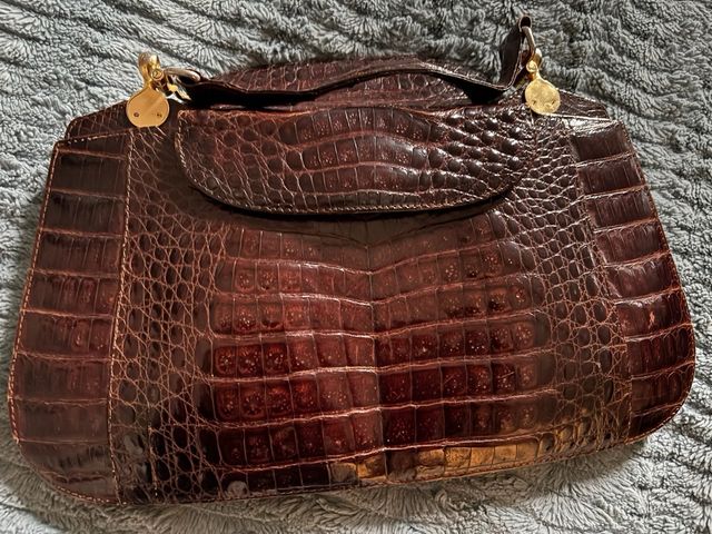 Borsa coccodrillo anni '60 marrone con borchie