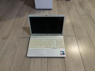 Portátil Sony Vaio Blanco PCG-71211M (Piezas)
