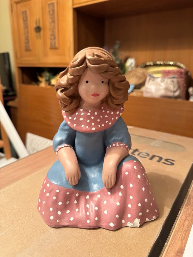 Figura de porcelana niña