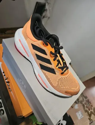 Zapatillas Adidas Naranja y Negro
