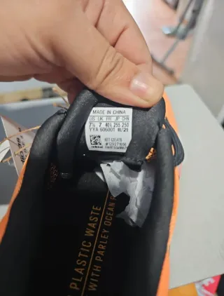 Zapatillas Adidas Naranja y Negro