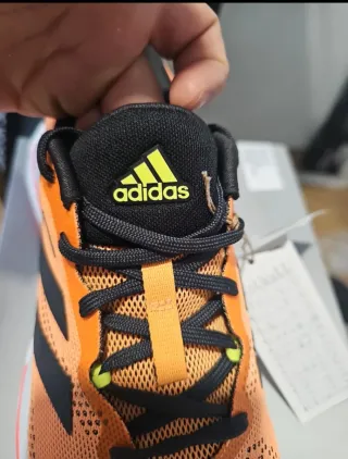 Zapatillas Adidas Naranja y Negro