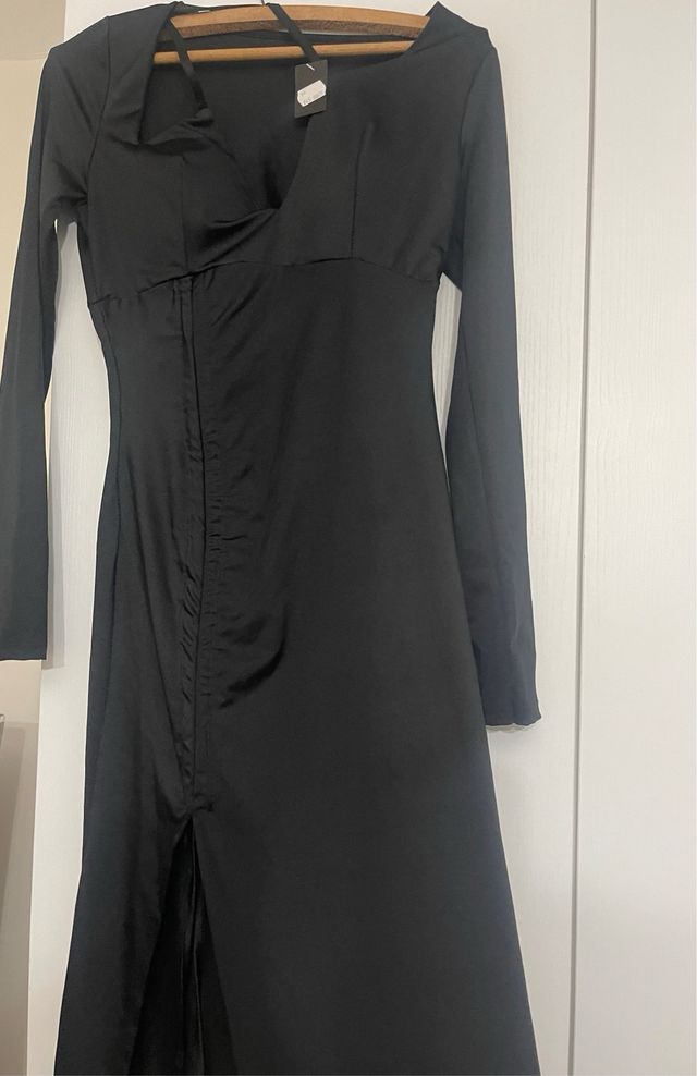 Vestido elegante negro ajustado